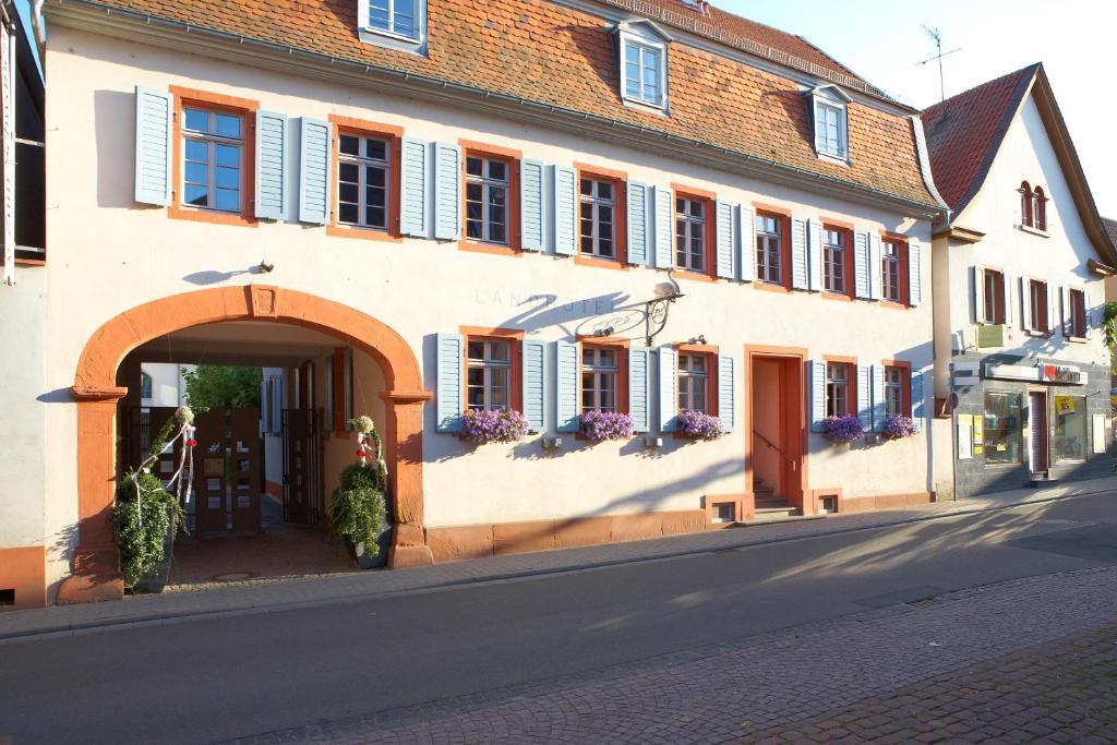 Landhotel Zum Schwanen Mit Restaurant Mona Liza Osthofen Exteriör bild